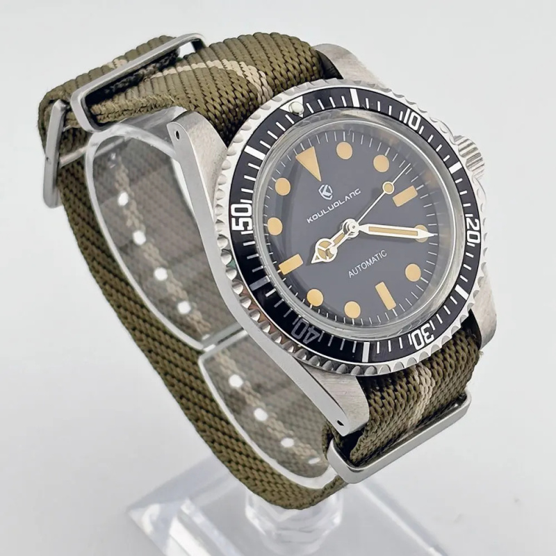 NH35 vintage 40mm sapphire gla - огляд і ціна Tropic Strap Vintage